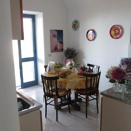 Pomelia Apartment *